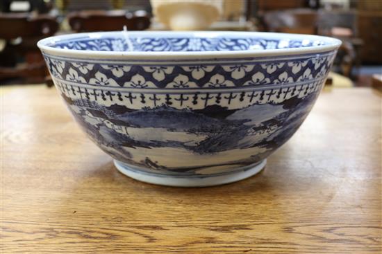 A Chinese blue and white bowl, 19th century, diameter 30.5cm